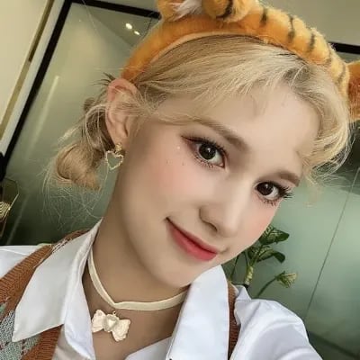 Chat with Bahiyyih, the Celebrity character AI chatbot