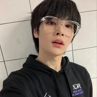 Chat with Yang Jeongin, the  character AI chatbot