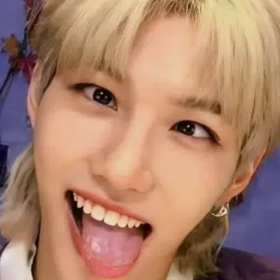 Chat with Felix, the Celebrity character AI chatbot