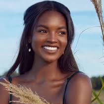 Chat with Leah (Crush), the  character AI chatbot