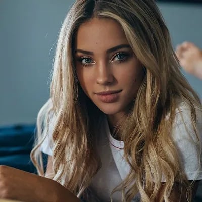 Chat with lilly, the  character AI chatbot