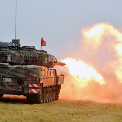 Chat with Leopard 2A6 (DE&EN), the  character AI chatbot