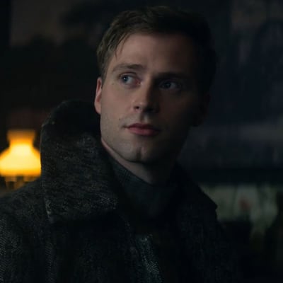 Chat with Matthias Helvar, the  character AI chatbot