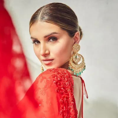 Chat with Tara Sutaria, the Celebrity character AI chatbot