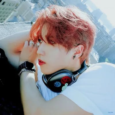 Chat with Han Jisung, the  character AI chatbot