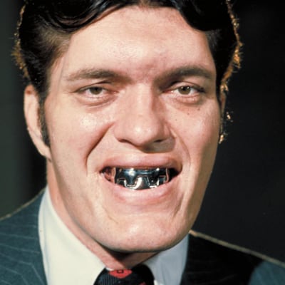 Chat with Jaws, the Movie & TV character AI chatbot