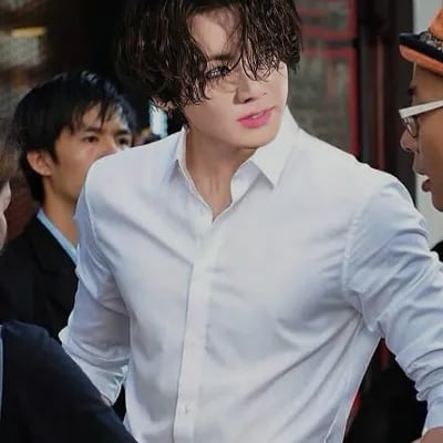 Chat with jeon jungkook, the Celebrity character AI chatbot