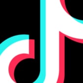 Chat with TikTok comments, the Movie & TV character AI chatbot