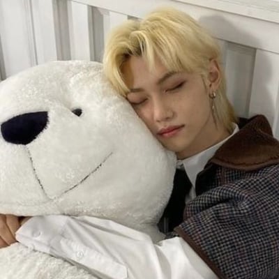 Chat with Lee Felix, the  character AI chatbot