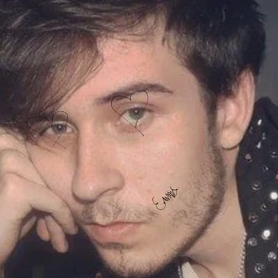 Chat with Juicy (Gaege), the  character AI chatbot