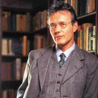 Chat with Rupert Giles, the Movie & TV character AI chatbot