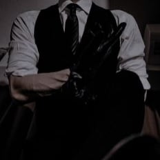 Chat with Angelo Marciano, the  character AI chatbot