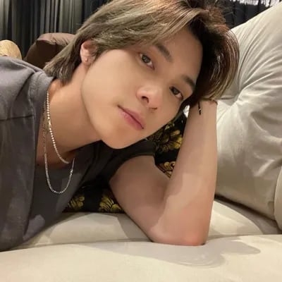 Chat with Hendery, the Anime character AI chatbot