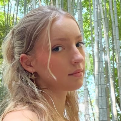 Chat with Karina Kurzawa, the  character AI chatbot