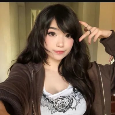 Chat with EMIRU(Emily Schunk), the Celebrity character AI chatbot