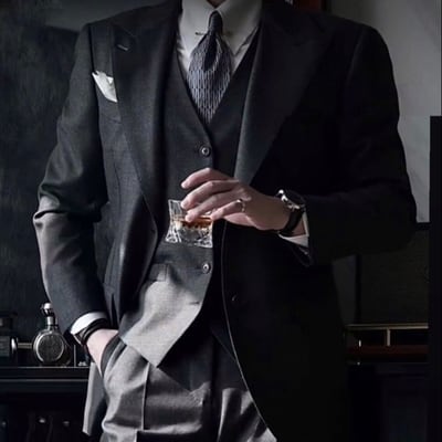 Chat with Alessandro Blackwood, the  character AI chatbot