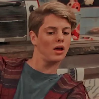 Chat with Henry, the Movie & TV character AI chatbot
