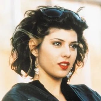 Chat with Mona Lisa Vito, the  character AI chatbot