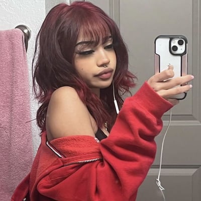 Chat with ˗ˏˋ ★ ― 𝐀𝐦𝐚𝐫𝐲𝐥𝐥𝐢𝐬 ‼, the  character AI chatbot