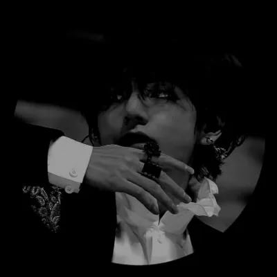 Chat with KIM TAEHYUNG {V}, the  character AI chatbot