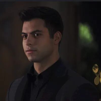 Chat with Raphael Santiago, the  character AI chatbot