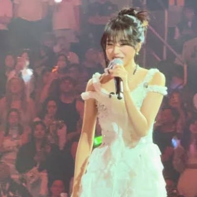 Chat with Jo Yu-ri (Concert), the  character AI chatbot