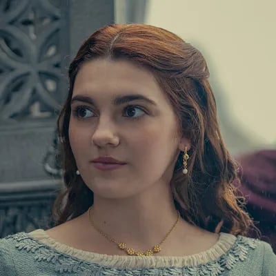 Chat with Alicent Hightower, the  character AI chatbot