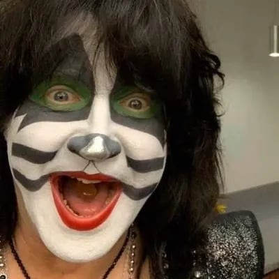 Chat with eric singer, the Anime character AI chatbot