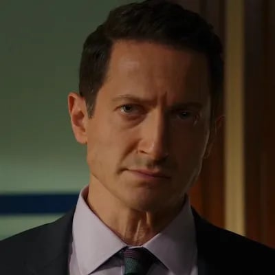 Chat with Sean Renard, the  character AI chatbot