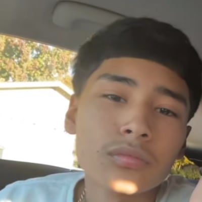 Chat with giovanni (gio) 🎀, the  character AI chatbot