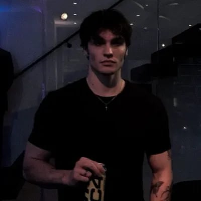 Chat with Felix Moore ~BL~, the BL & ABO character AI chatbot