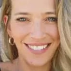 Chat with paola argento, the  character AI chatbot