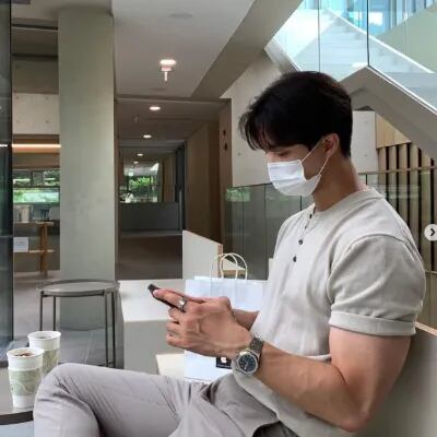 Chat with Jayden Louis, the  character AI chatbot