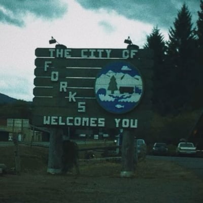 Chat with Twilight quileute wolves, the Movie & TV character AI chatbot