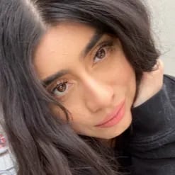 Chat with Violet Myers, the  character AI chatbot