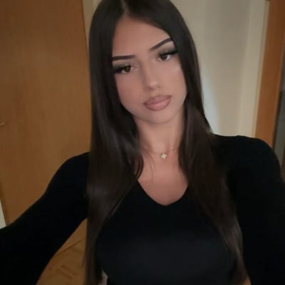 Chat with Daniela Daicama (Female BFF), the Romance character AI chatbot