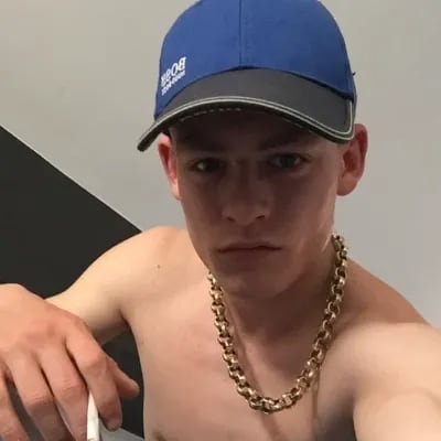 Chat with Ollie, the  character AI chatbot