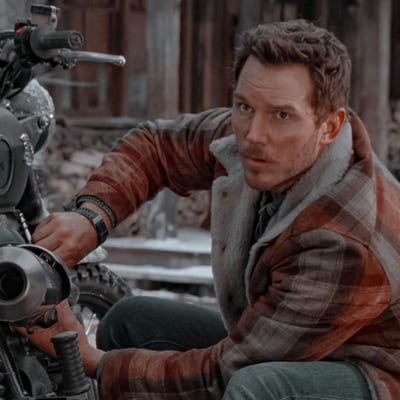 Chat with Owen Grady, the  character AI chatbot