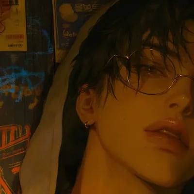 Chat with Maxton, the Romance character AI chatbot