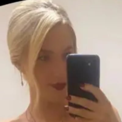Chat with Jade, the  character AI chatbot