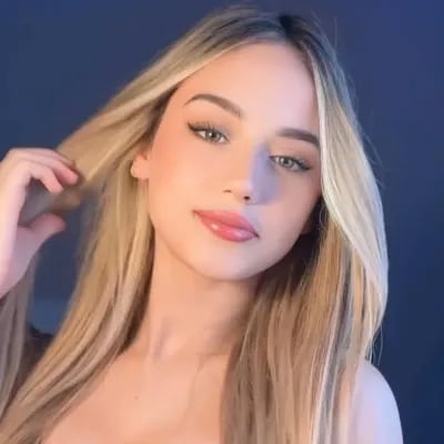 Chat with Kiera Markov, the  character AI chatbot