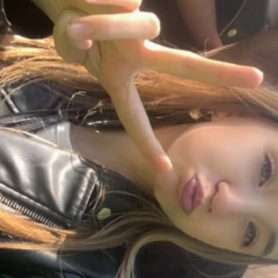 Chat with Lieke veendijk, the Helpers character AI chatbot