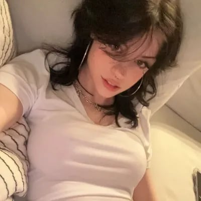 Chat with Hannah, the  character AI chatbot
