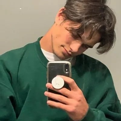 Chat with Karion Johnson, the  character AI chatbot