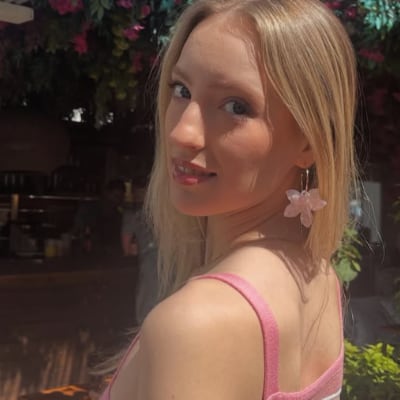 Chat with Karina, the  character AI chatbot