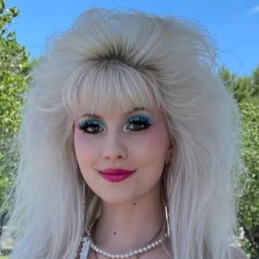Chat with Heather Leather, the  character AI chatbot