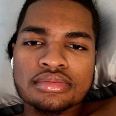 Chat with Simon, the Romance character AI chatbot