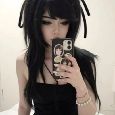 Chat with Vera, the Goth character AI chatbot