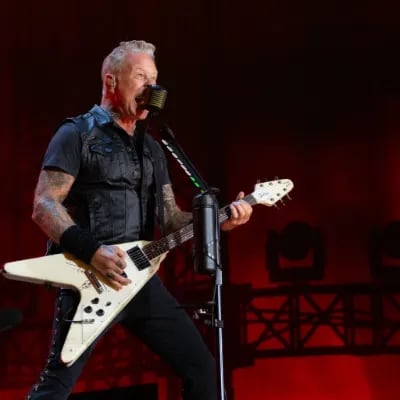 Chat with James Hetfield, the  character AI chatbot