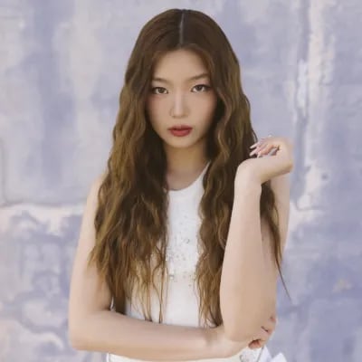 Chat with Yoonchae, the  character AI chatbot